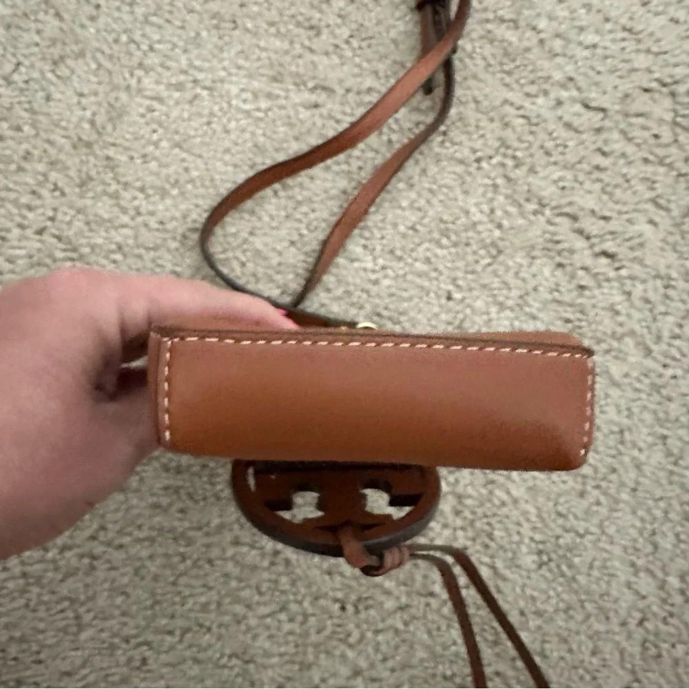 Tory Burch‎ Miller Metal Phone Crossbody Purse Bag in Aged Camello Leather EUC